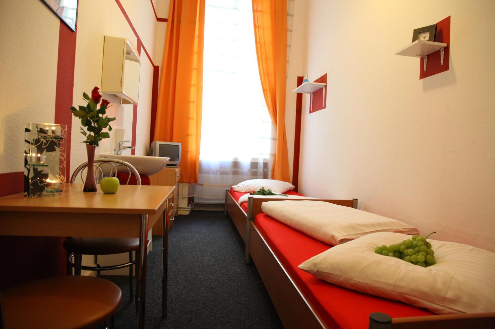 Hotel Pension Insor Berlin Exteriör bild